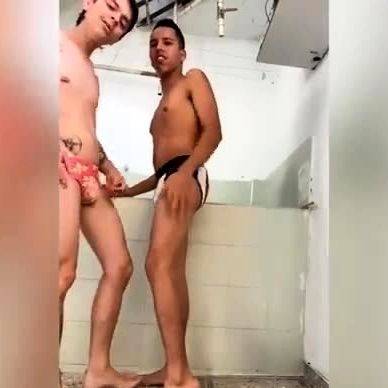 Gay Twinks Blowjob Webshow - drtuber.com